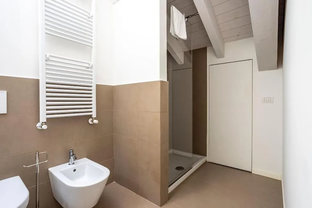 Apartment Duomo-Central Station Self Check-In In The City Milan Italy